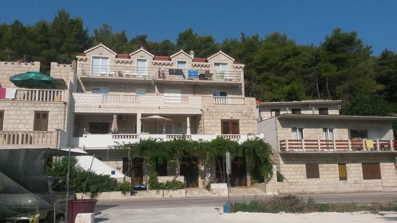 Apartmani Ina Povlja  Kültér fotó