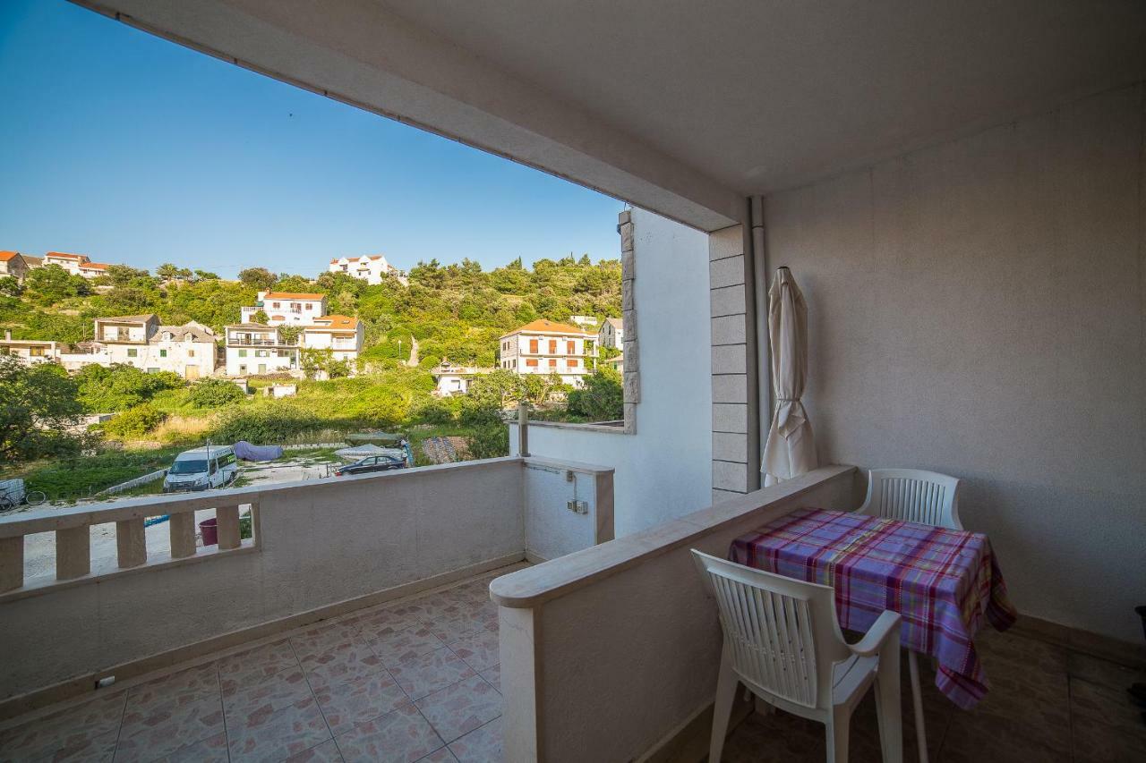 Apartmani Ina Povlja  Kültér fotó