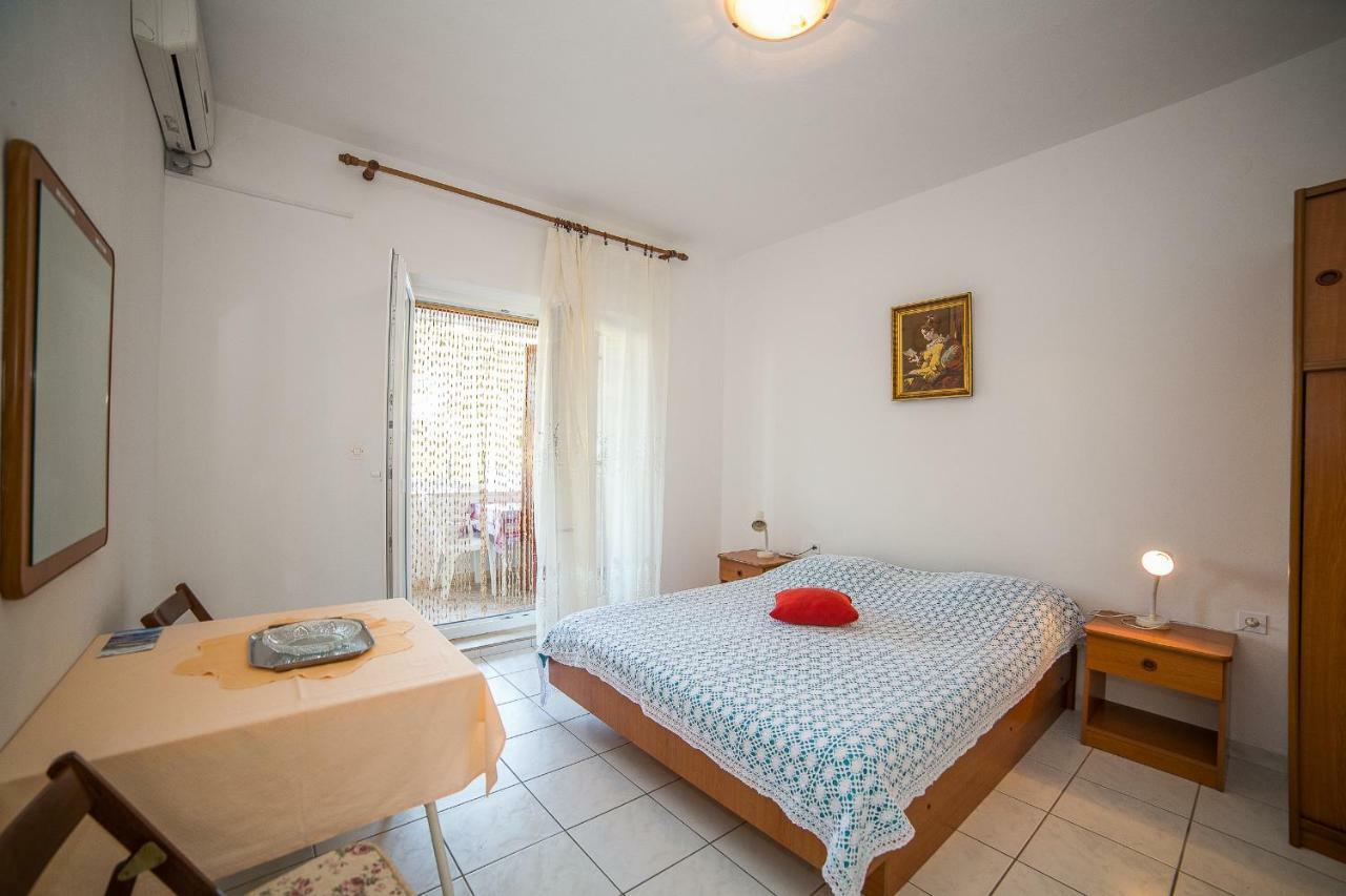 Apartmani Ina Povlja  Kültér fotó