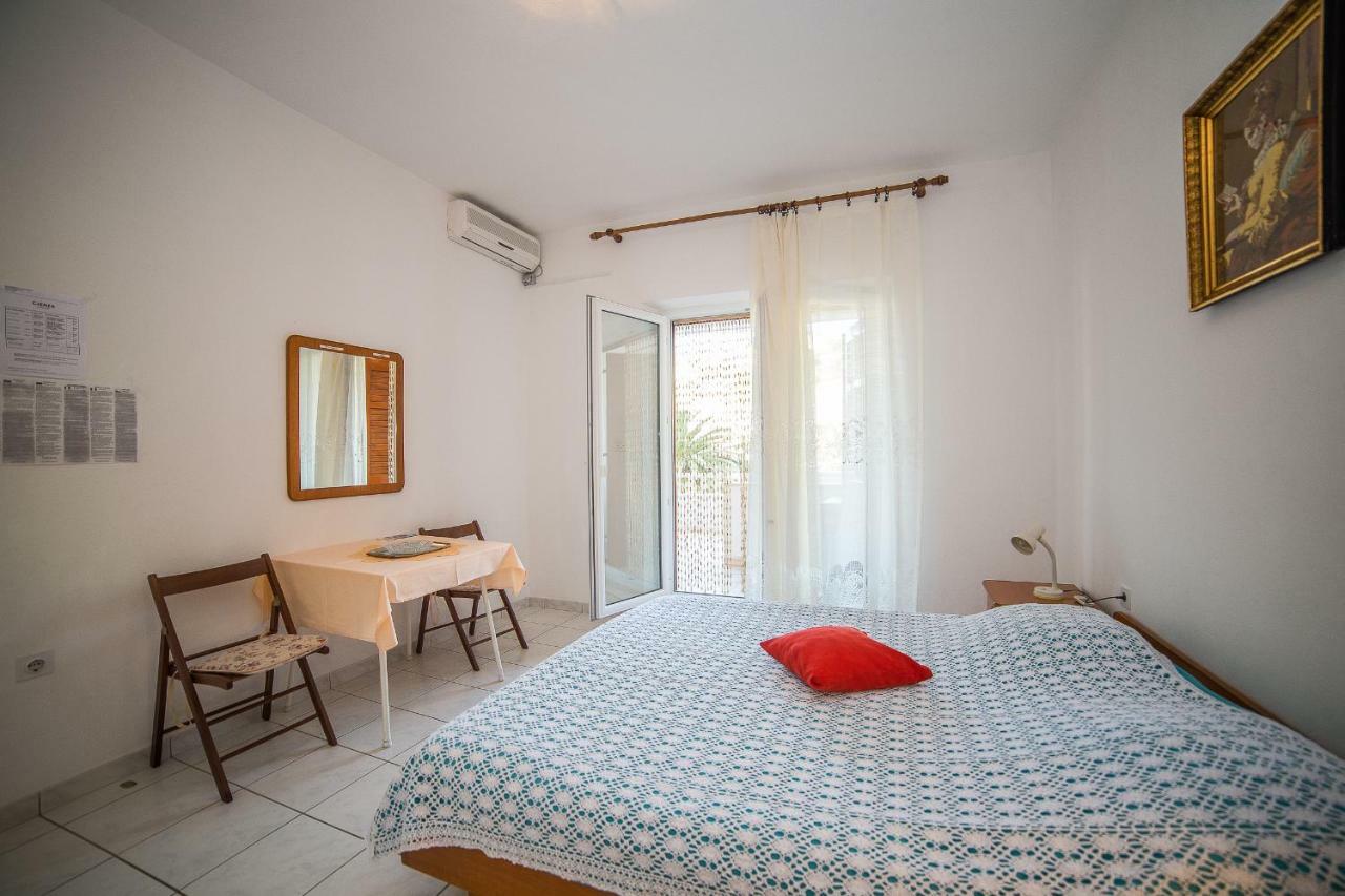 Apartmani Ina Povlja  Kültér fotó
