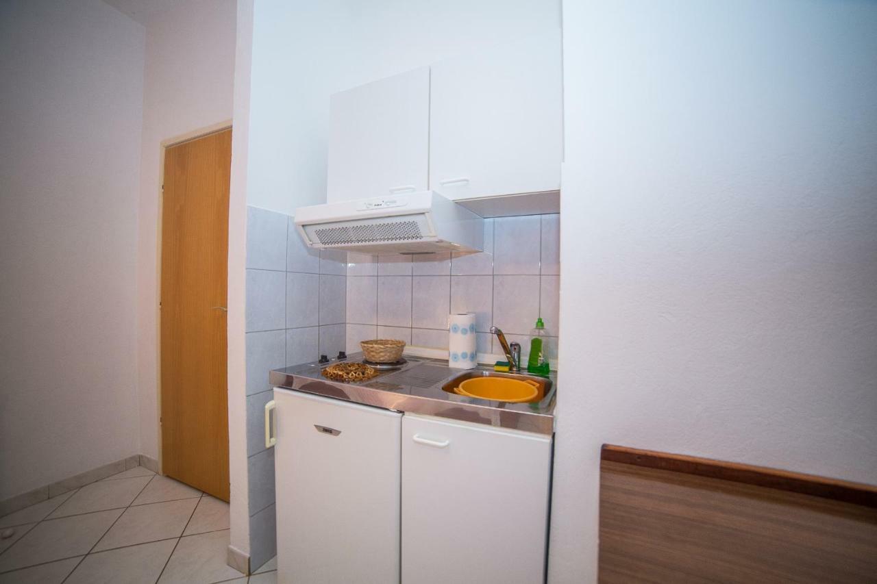 Apartmani Ina Povlja  Kültér fotó